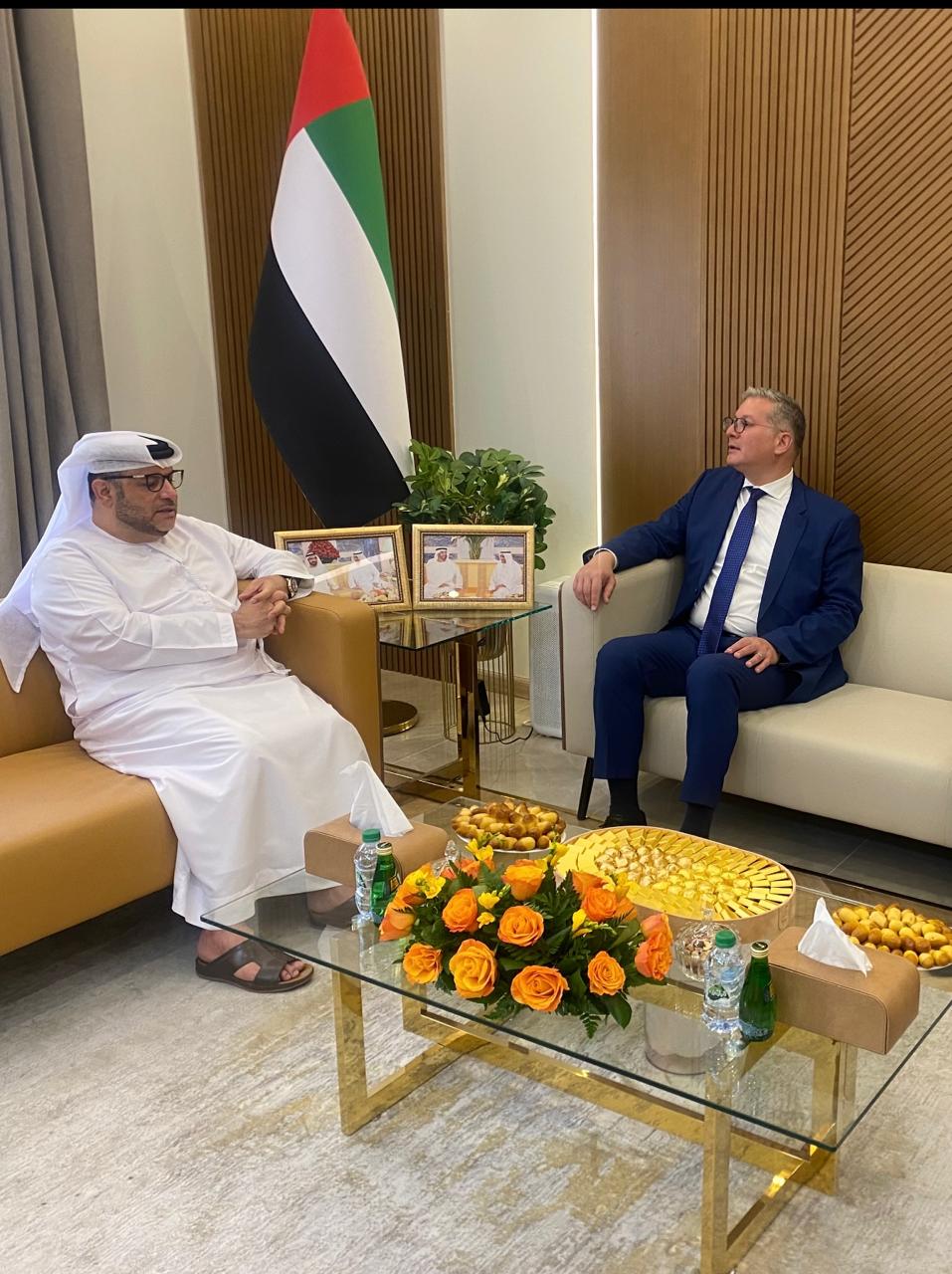 وزير البترول يبحث التعاون مع مدير الديوان الأميري بالفجيرة  
