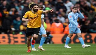 عمالقة الدوري الإنجليزي يراقبون آيت نوري