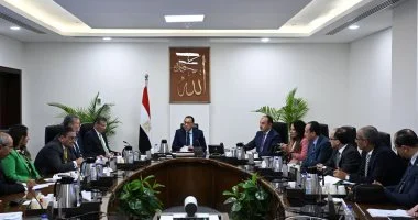 رئيس الوزراء يتابع موقف إنتاج الأسمدة بعد استئناف عمل المصانع