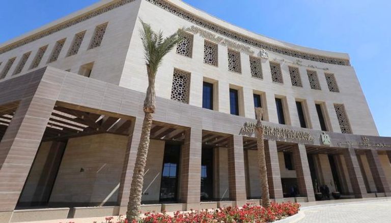 التعليم تحقق في تسريب امتحاني الجغرافيا والكيمياء باستخدام تقنية الباركود