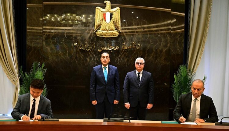 تفاصيل إنشاء مجمع للصناعات الكيميائية الفوسفاتية بالسخنة باستثمارات مليار دولار