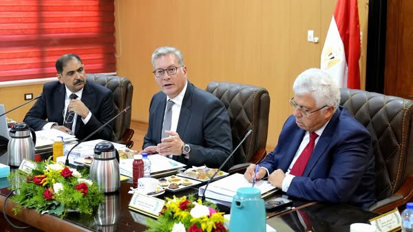 بدوي : توسيع عمل معهد بحوث البترول لمجالات الاستكشاف وإدارة الخزانات