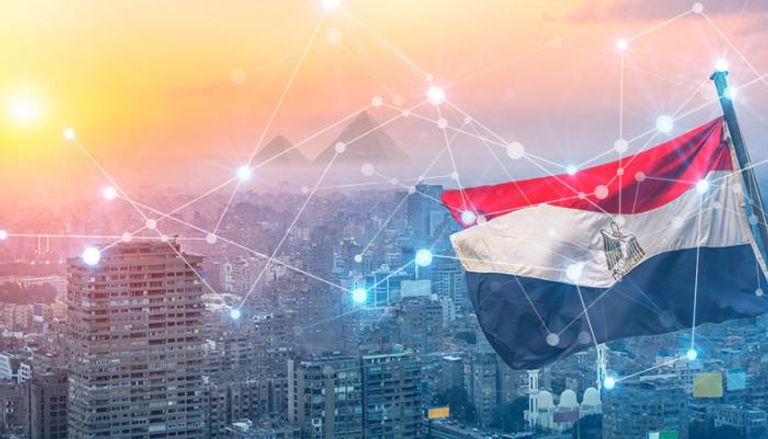 عودة الاتصالات والخدمات المالية لطبيعتها تدريجيا إثر حريق سنترال رمسيس