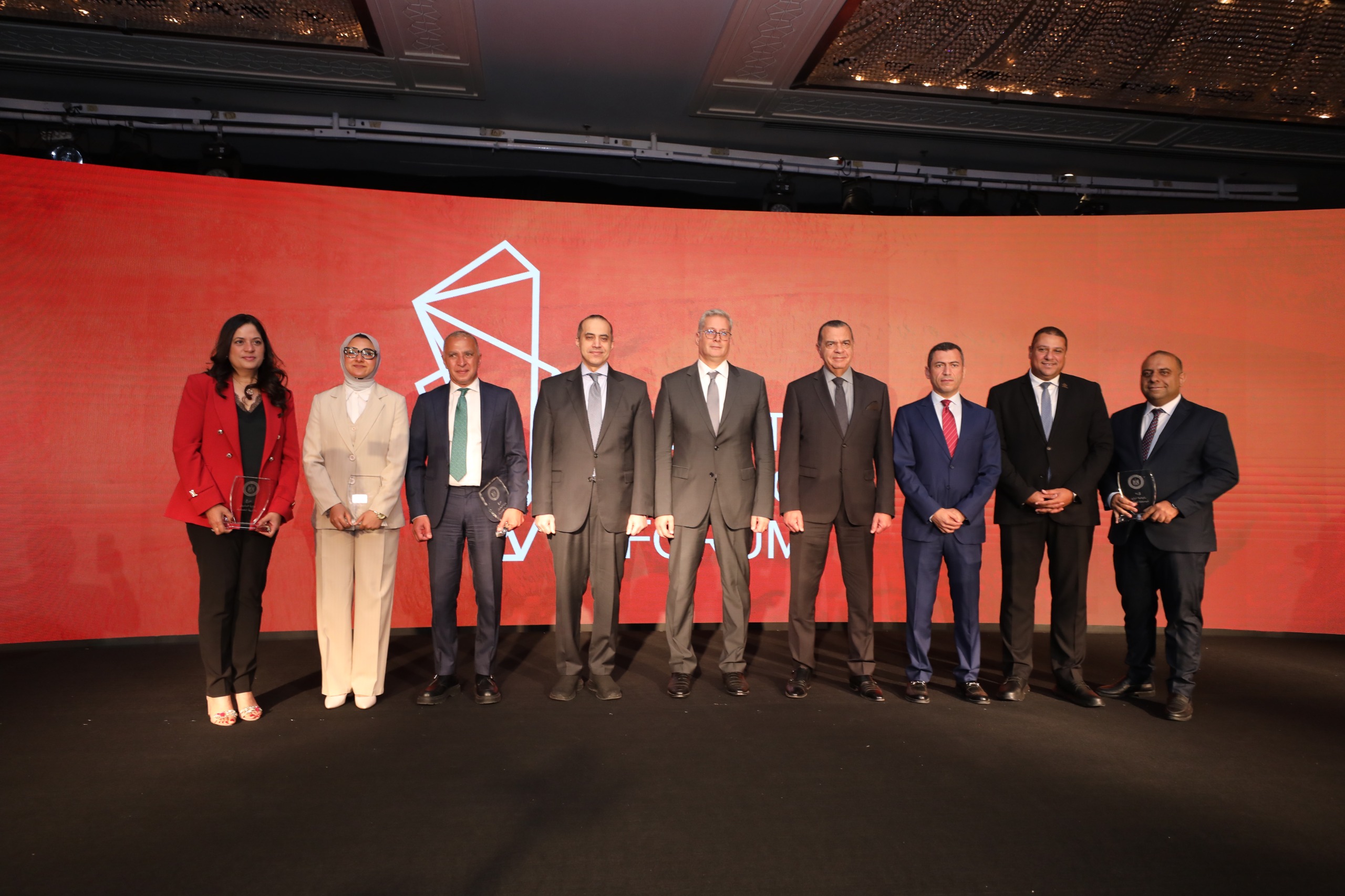 وزير البترول يفتتح المعرض المصاحب لمنتدى مصر للتعدين ويكرم الشركاء 