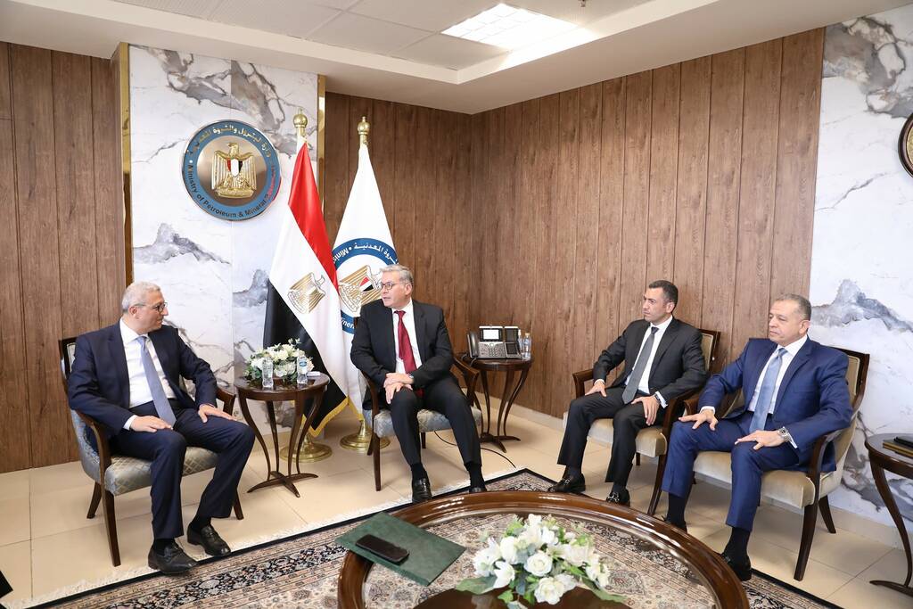 وزير البترول يبحث تفعيل قانون الثروة المعدنية الجديد