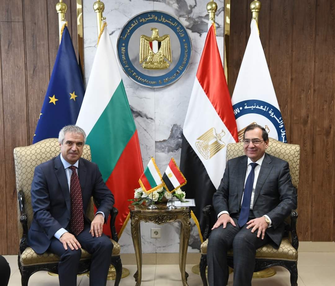 الملا يبحث مع وزير الطاقة البلغارى الفرص الاستثمارية المتاحة فى البترول والطاقة الخضراء