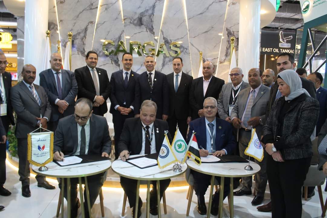 على هامش ايجبس.. بروتوكول تعاون بين شركتى كارجاس و بتروجاس