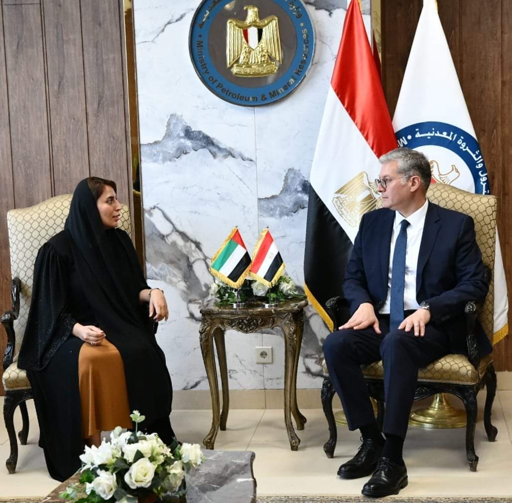 وزير البترول يبحث مع سفيرة الإمارات تعزيز التعاون في مجالات الغاز الطبيعي والثروة المعدنية
