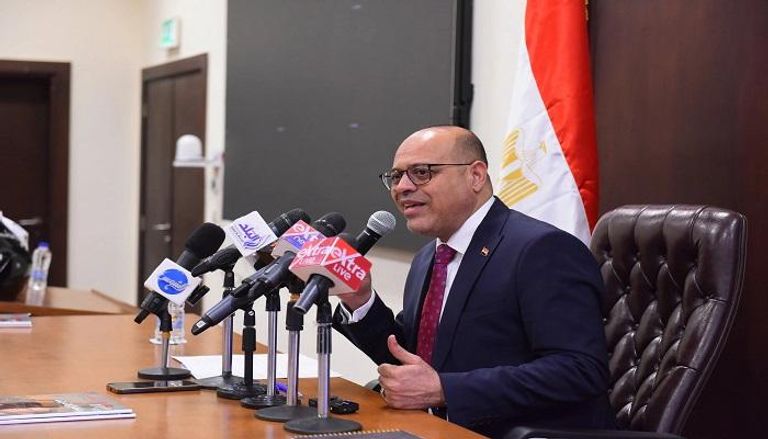كل ماتريد معرفته عن قانون العمل الجديد وموعد التطبيق ( تفاصيل )