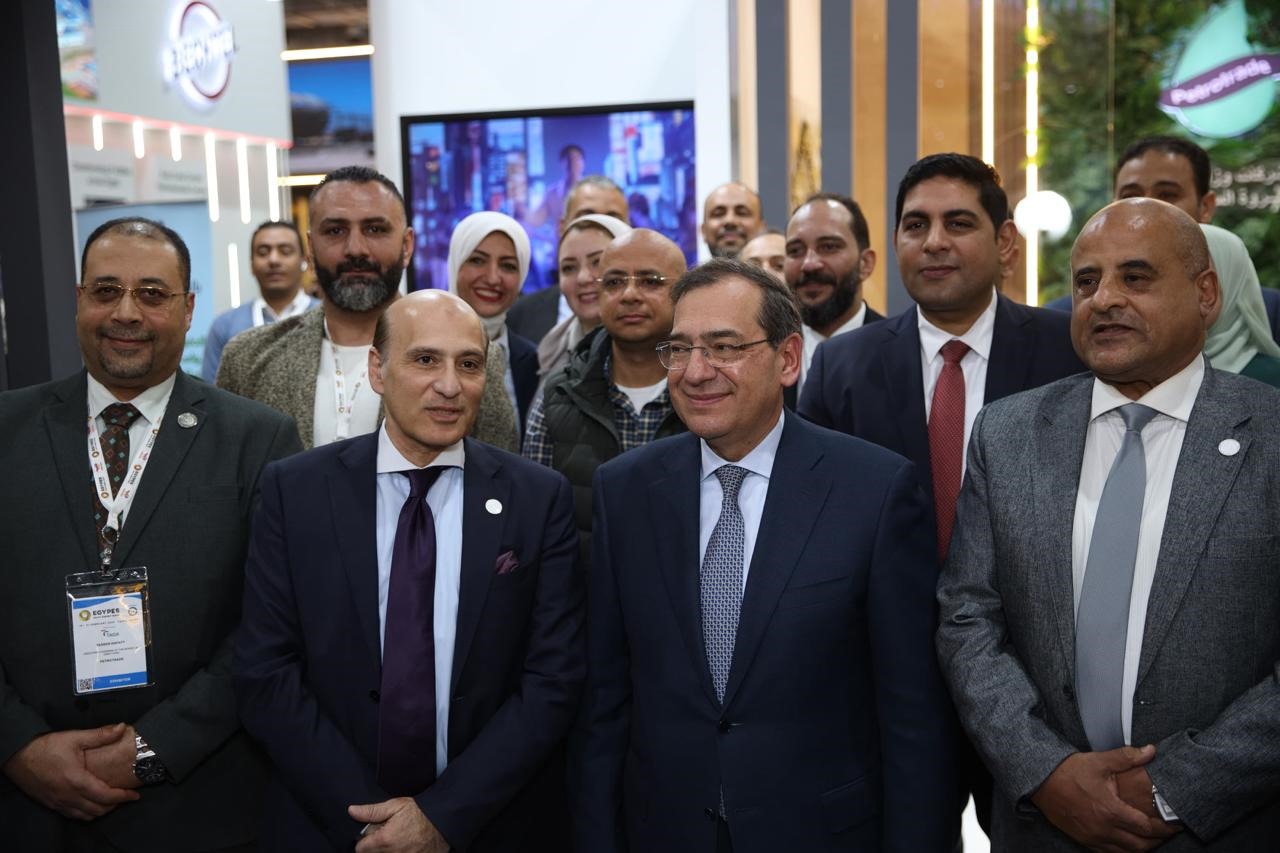 وزير البترول ” يتفقد جناح بتروتريد بـ إيجبس 2024