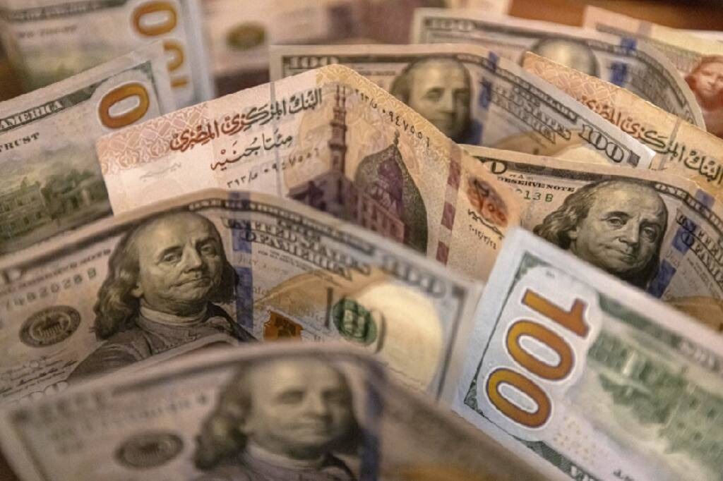 إعرف توقعات مؤسسة اقتصادية لسعر الجنيه أمام الدولار خلال العامين المقبلين