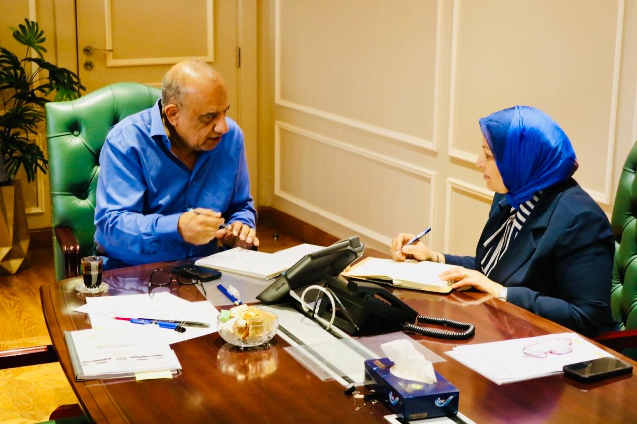 عصمت : التنسيق مع كافة الجهات المعنية لحل مشكلة انقطاع الكهرباء