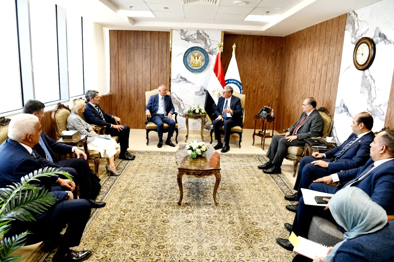 إيني الإيطالية: لدينا خطط لتنفيذ برامج حفر آبار البترول في مصر بهدف زيادة الإنتاج