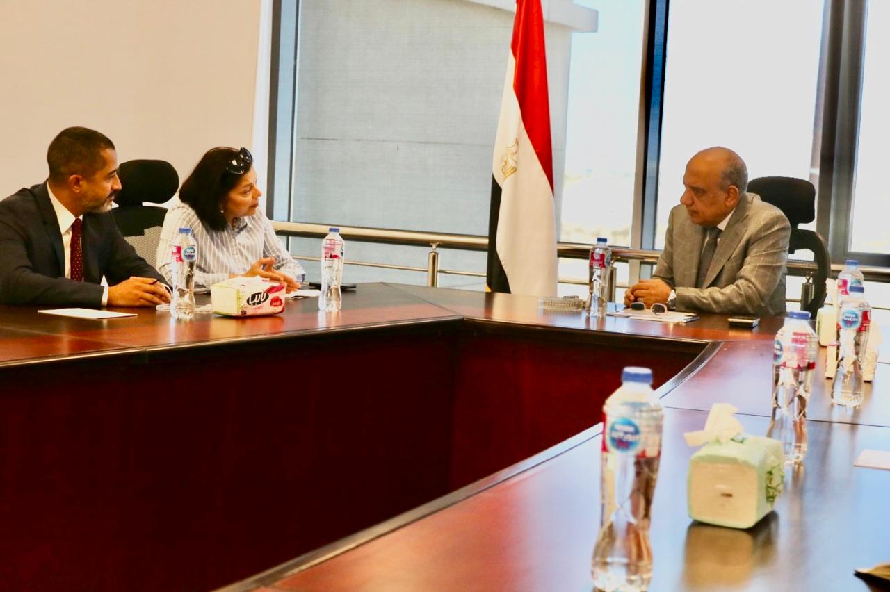 وزير الكهرباء يبحث مع وفد بنك إعادة الإعمار والتنمية الأوروبي سبل التعاون