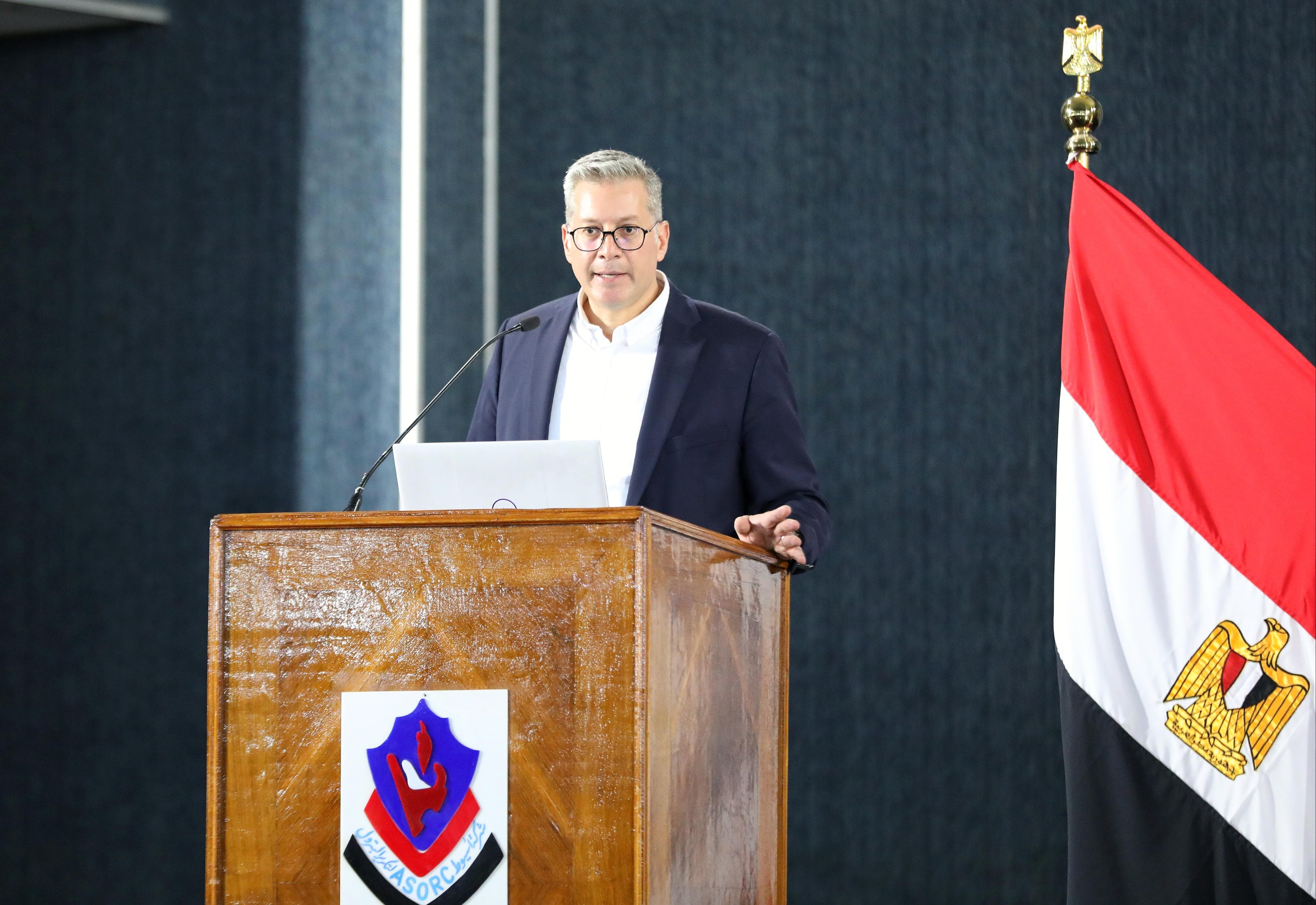 وزير البترول : نلتزم بالشفافية ونعرض تحديات القطاع .. فلا شئ مثالي