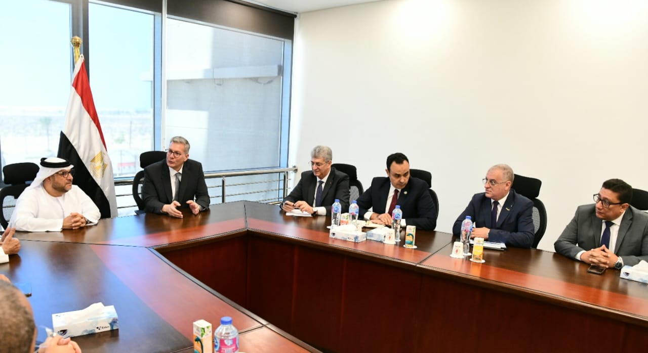 مصر والإمارات تبحثان التعاون بمجال تخزين وتداول المنتجات البترولية