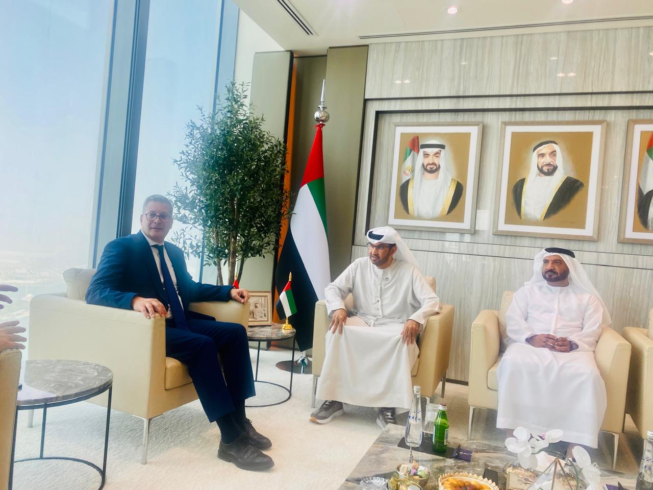 بدوي يبحث التعاون بين مصر وأدنوك الإماراتية في قطاع البترول والغاز
