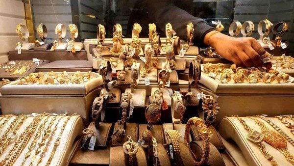 أسعار الذهب تتراجع 25 جنيها خلال تعاملات اليوم الأحد 10 مايو 