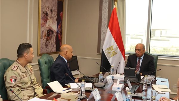 الكهرباء تبحث مع المصرية للتعدين استغلال الخامات الأرضية واستخلاص المعادن 