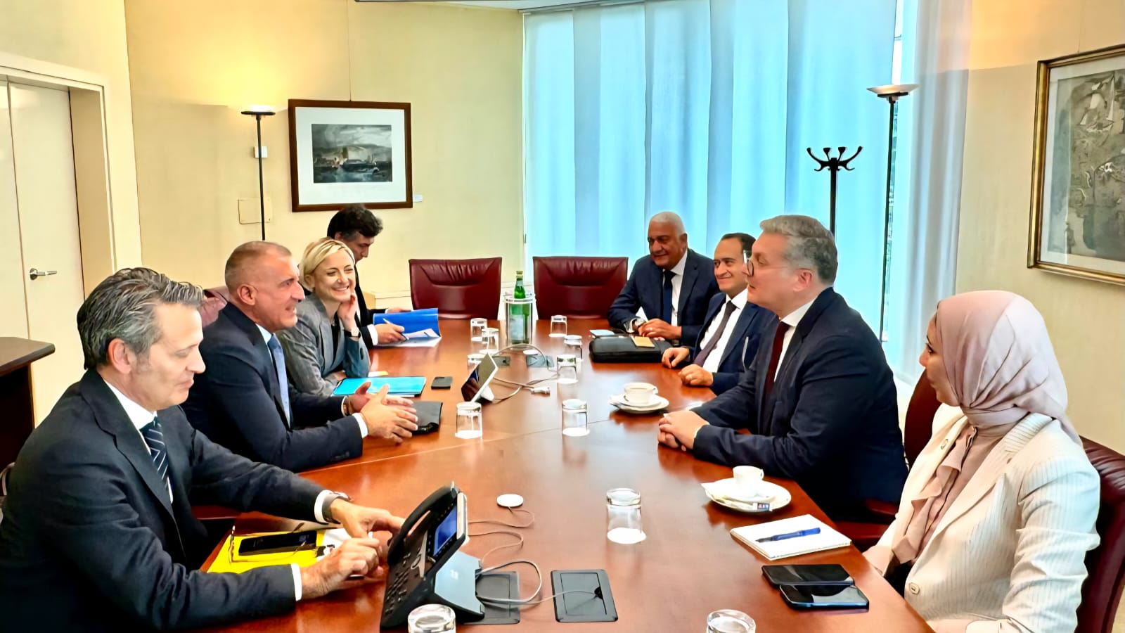 بدوي يستعرض خطط الاستكشاف والإنتاج المستقبلية لـ إيني الإيطالية بمصر 