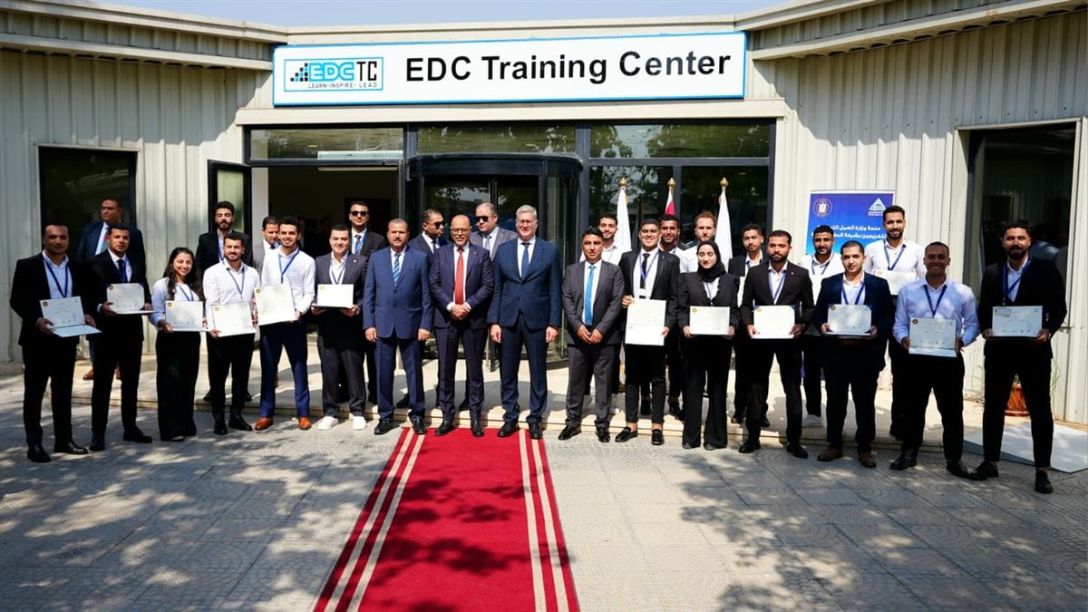 وزيرا البترول والعمل يكرمان أوائل خريجي دورات الحفر والخدمات البترولية