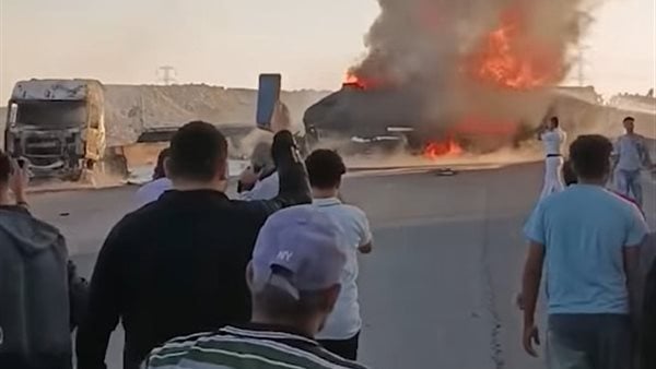 ننشر تفاصيل اشتعال سيارة مواد بترولية بالطريق الإقليمي