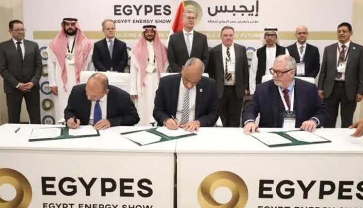 البترول توقع اتفاق تنفيذ مجمع بتروكيماويات باستثمارات 7 مليارات دولار