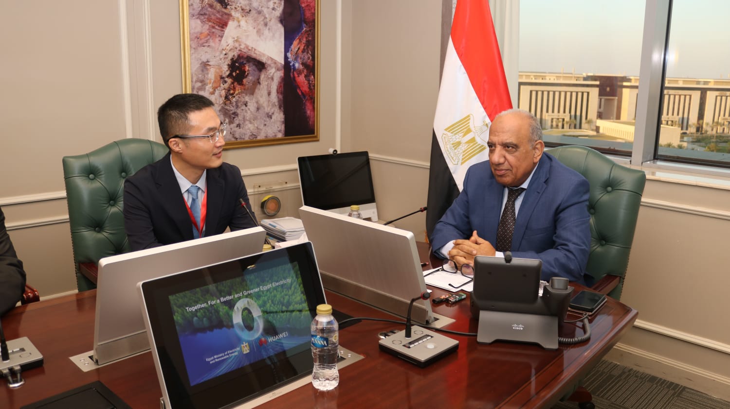 وزير الكهرباء  يبحث التعاون مع هواوي الصينية بتخزين الطاقة والحلول الذكية للشبكات