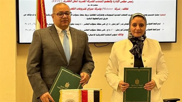 المصرية لنقل الكهرباء توقع عقدًا لربط محطة محولات العاشر بالشبكة