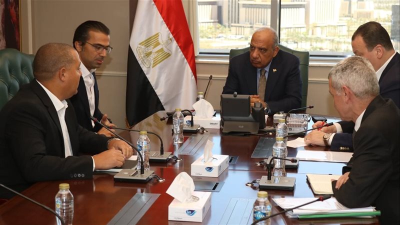 الكهرباء: نحرص على التوسع في أنظمة تخزين الطاقة والإسراع في تنفيذ المشروعات