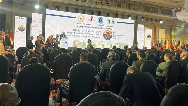 انطلاق مؤتمر مرافق الطاقة بالقاهرة بمشاركة وزيرى البترول والكهرباء