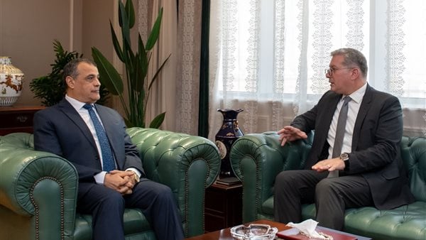 وزيرا البترول والإنتاج الحربي يبحثان إنتاج عدادات الغاز مسبقة الدفع