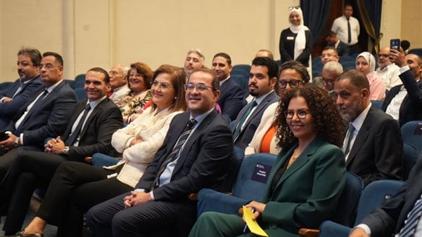 وزير المالية : نستهدف مبادلة جزء من الديون بالاستثمارات