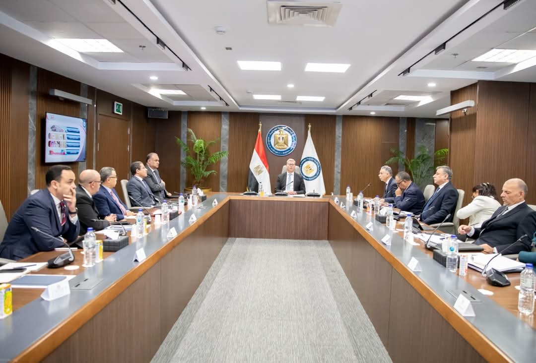 عمومية العامة للبترول : حفر 41 بئرا جديدة بالصحراء الشرقية والغربية وخليج السويس 