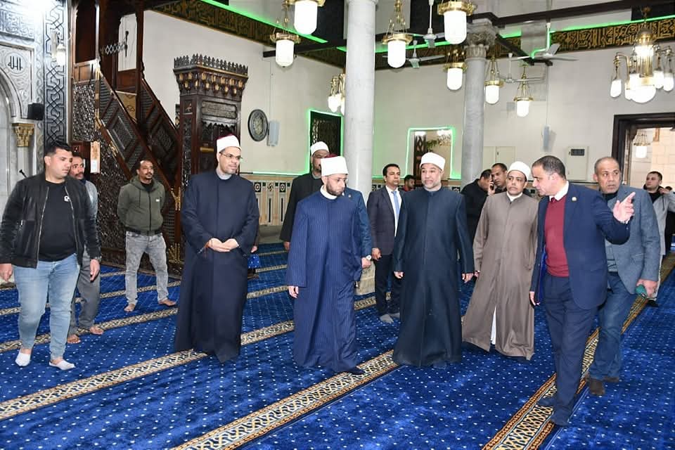جهود الأوقاف لإعمار بيوت الله في عهد الأزهري.. تجاوز فرش الافتتاح الـ 1100 مسجدا