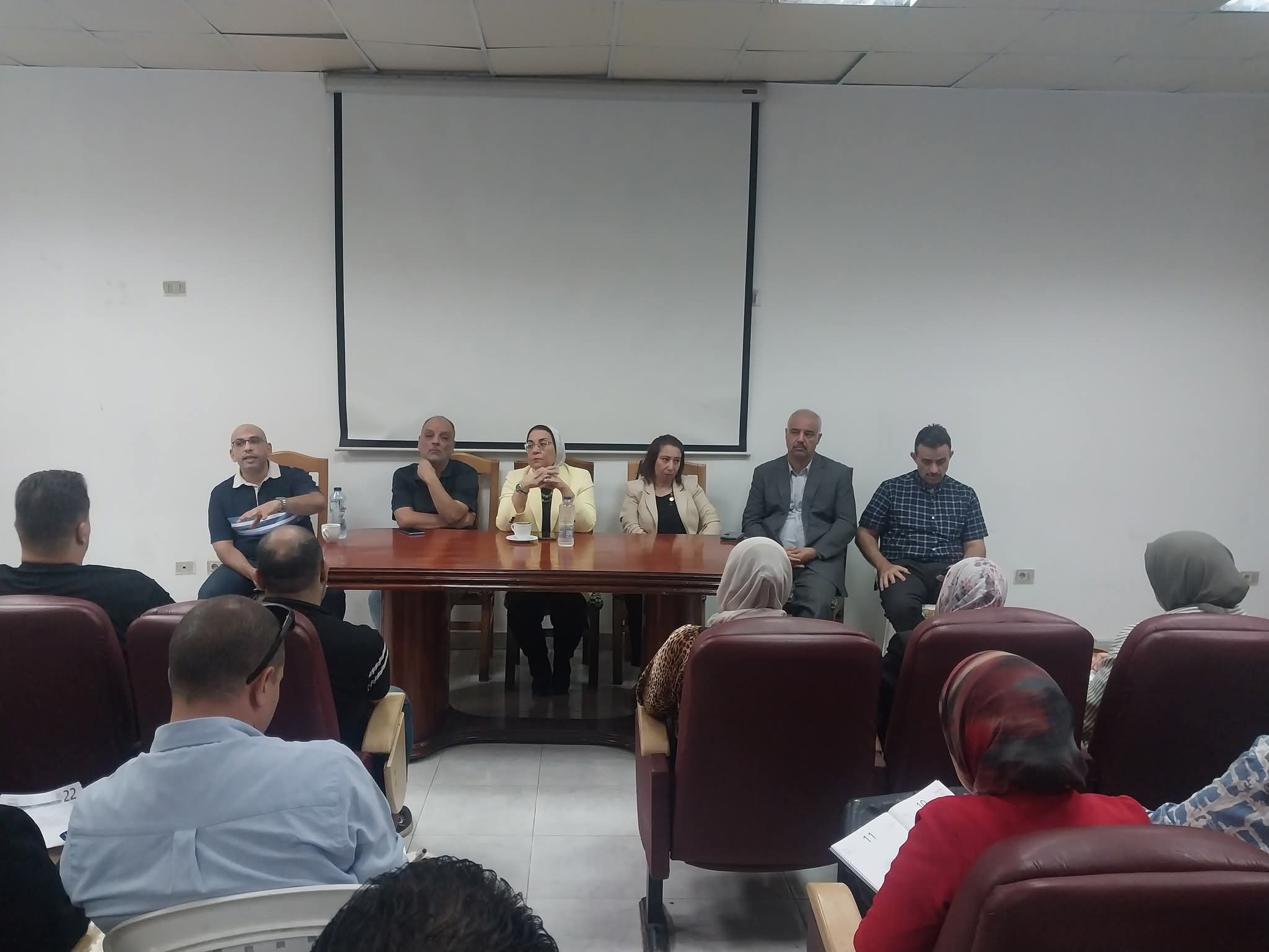 اجتماع تنظيمي لمدير فرع التأمين الصحي بالإسكندرية لتقديم أفضل خدمة للمنتفعين 