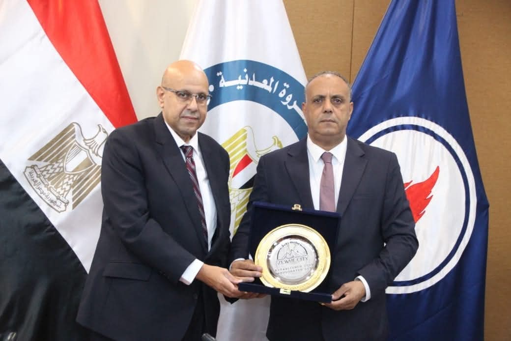  هيئة البترول تمول 20 منحة دراسية لطلاب جامعة زويل