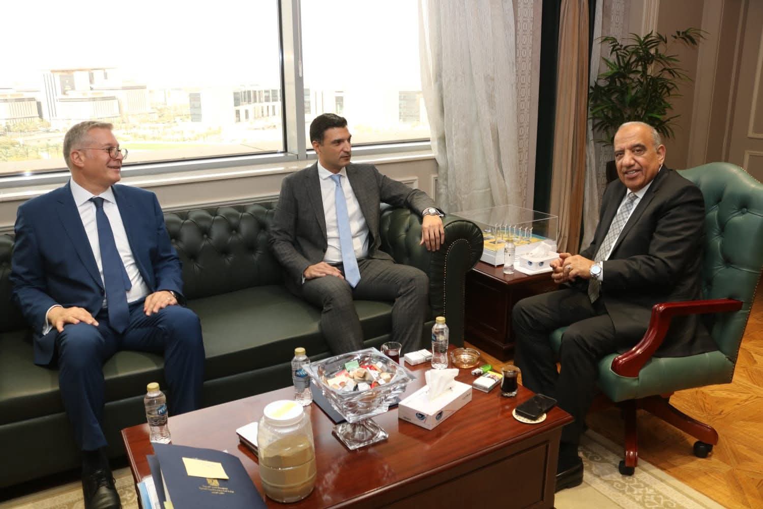 الحكومة تستهدف رفع مساهمة الطاقة المتجددة إلى 45% بحلول 2028