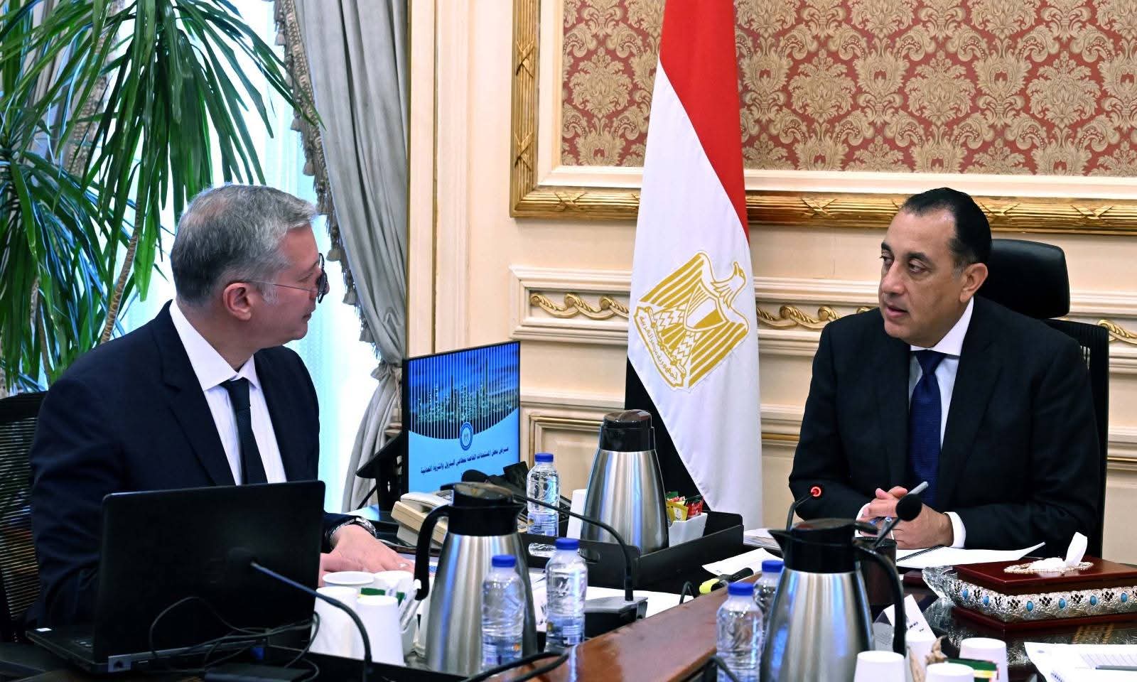 رئيس الوزراء يتابع مع وزير البترول عددا من ملفات عمل القطاع