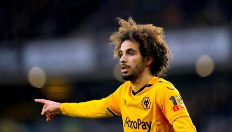 "ولفرهامبتون" يطلب 60 مليون استرليني للتخلي عن لاعبه الجزائري للكبار