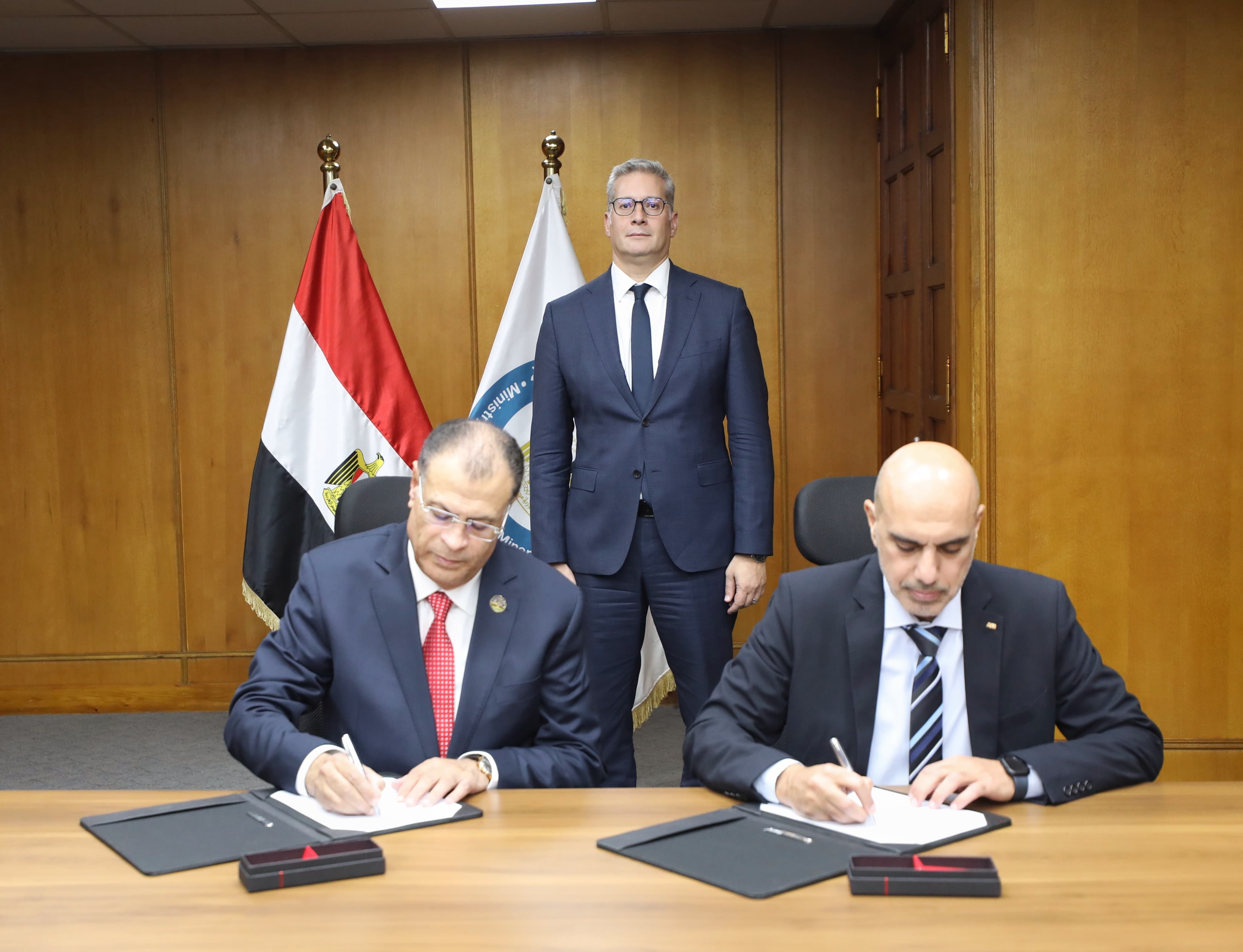 وزير البترول يشهد توقيع ثلاث اتفاقيات استراتيجية لتطوير مصانع أبوقير للأسمدة