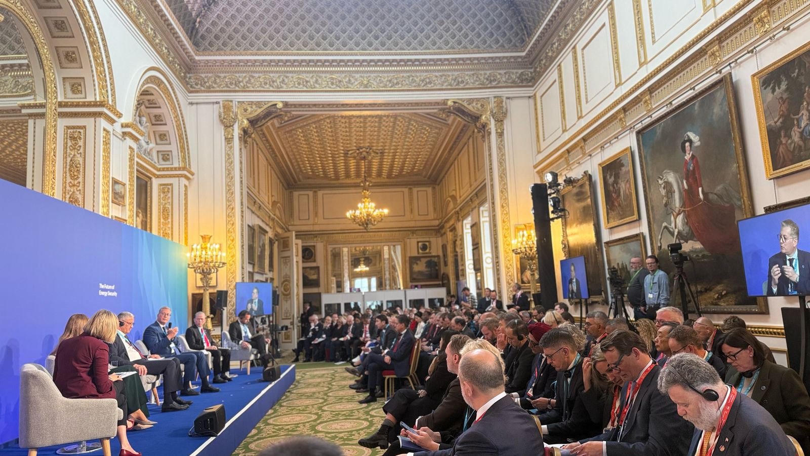 كريم بدوى يشارك  فى قمة مستقبل أمن الطاقة التي تنظمها وكالة الطاقة الدولية