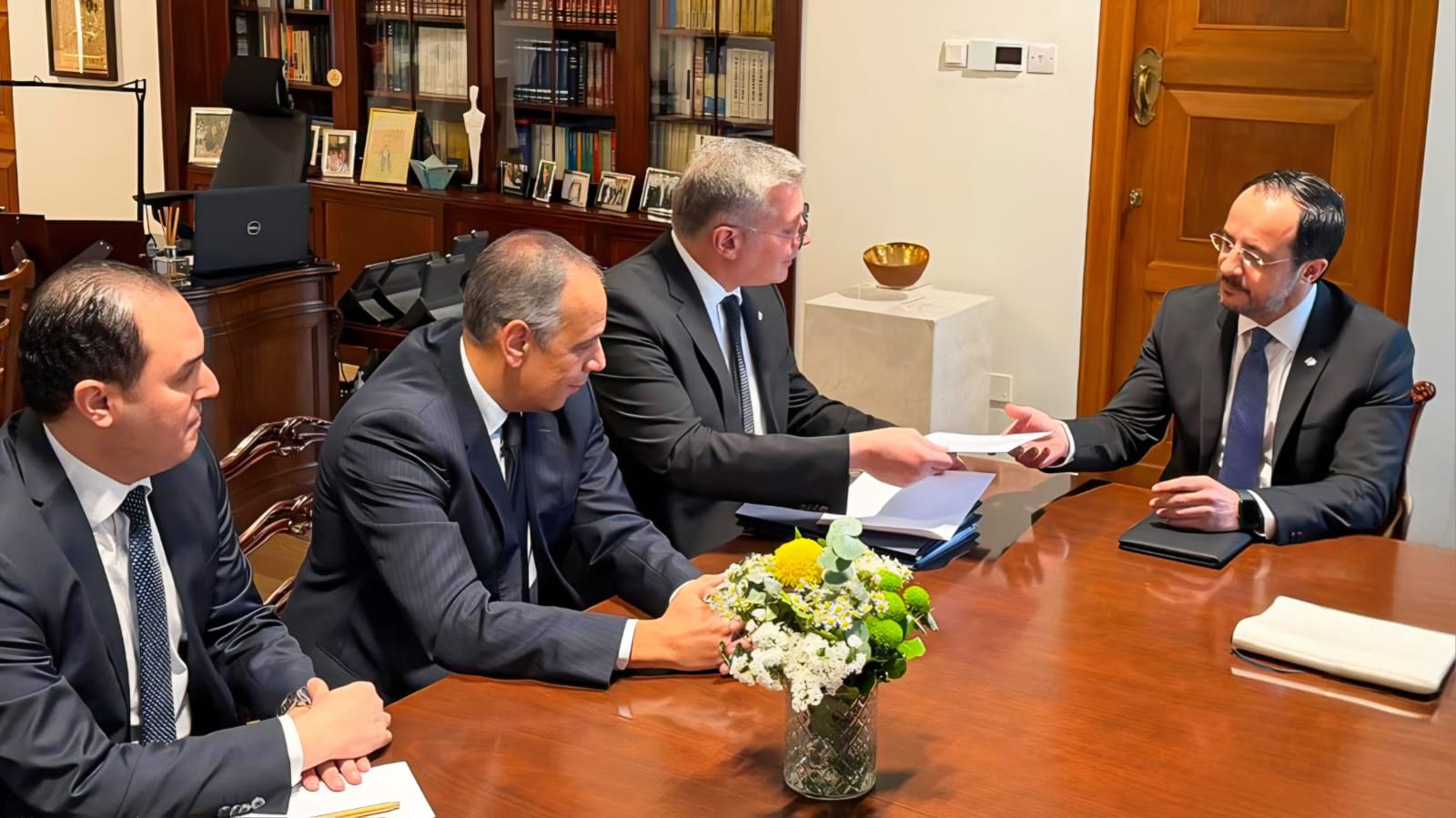 رئيس قبرص يبحث مع وزير البترول التعاون الإستراتيجي في مجال الطاقة