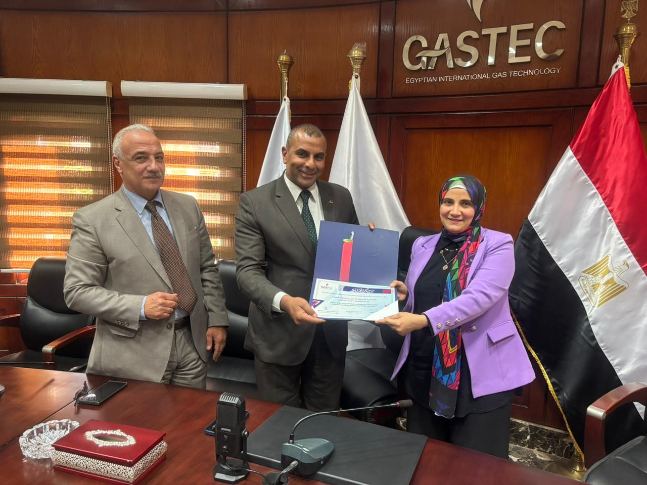 في لفتة تقديرية.. رئيس 