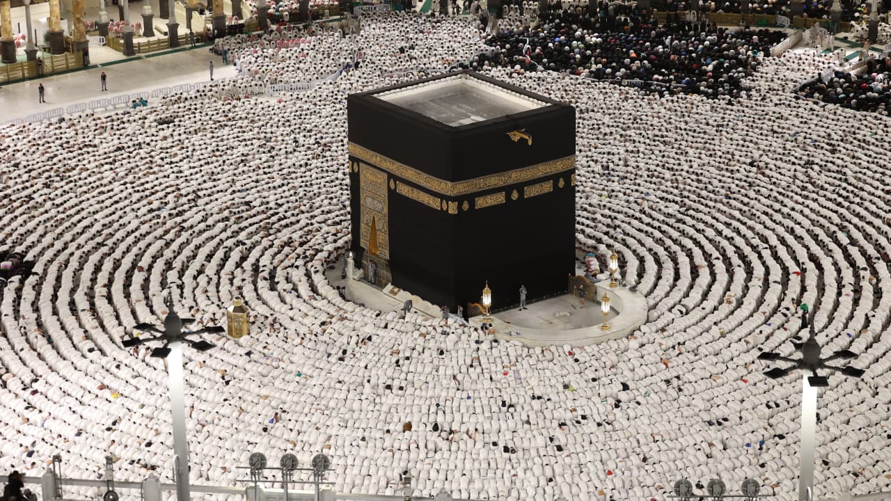 هل تم وقف رحلات العمرة للمصريين على منصة «نسك» السعودية ؟ ( توضيح رسمي )