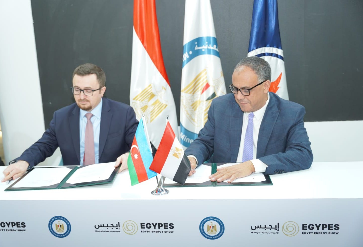 هيئة البترول توقع اتفاقا مع أذربيحان للتعاون فى إنتاج الزيت الخام