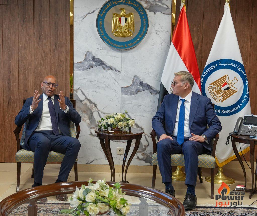 وزير البترول يبحث فرص الاستثمار والتمويل مع نائب رئيس مؤسسة التمويل الدولية