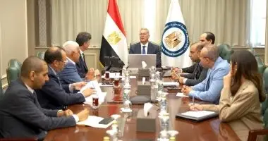 وزير البترول يبحث مع إيني خطط زيادة إنتاج الغاز وحفر آبار جديدة