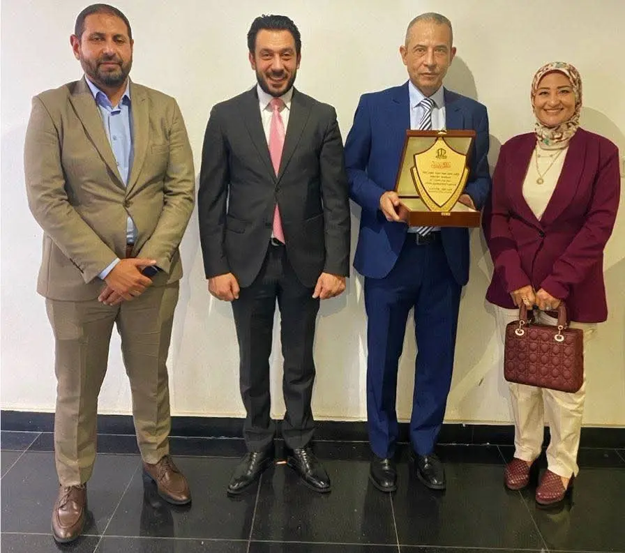 النقابة العامة للبترول تكرم عماد الدين السيد بالشركة الفرعونية للبترول ضمن العاملين المثاليين بالقطاع