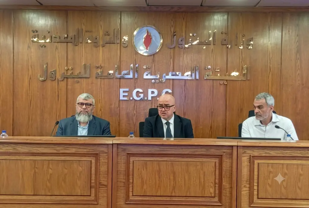 هيئة البترول تستضيف لقاءً موسعًا لمناقشة استخدام تقنية الغمر الحراري لتأمين كفاءة تشغيل مراكز البيانات
